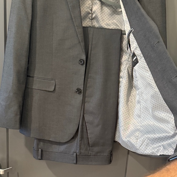 Express Men's Charcoal Suit Set - Picture 3 of 6